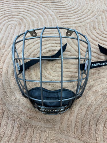Small Bauer Re-Akt Cage (Used)