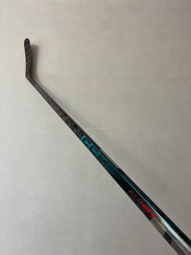 Used 75 Flex P29 + 1/4" Senior CCM Vizion Right Hand Hockey Stick