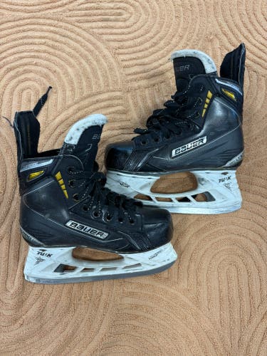 Junior Bauer LTX Pro+ Hockey Skates Regular Width Size 1 (Used)