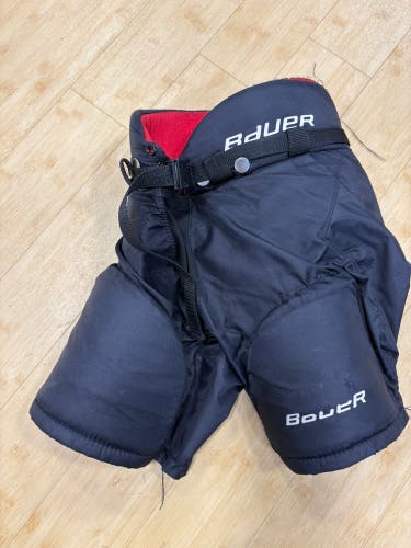 Black Youth Medium Bauer Legacy Hockey Pants (Used)