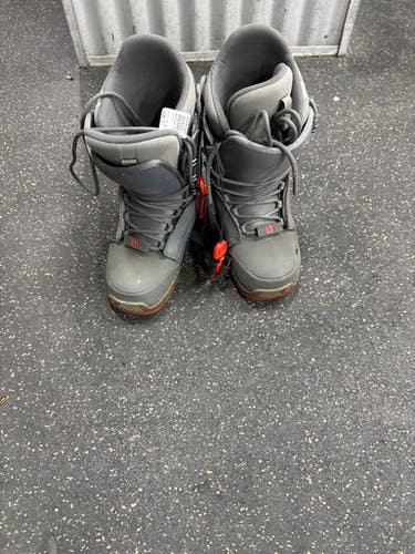 Used Burton Coco Womens Snowboard Boots White Senior 7 11337-s000479226