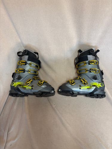 Mondo 25 & 25.5 Unisex Black Diamond Method Ski Boots Medium Flex (Used)