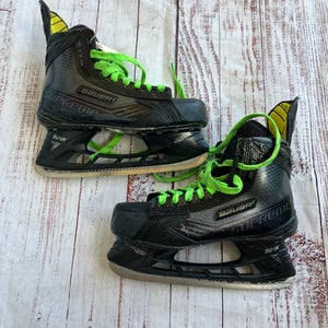 Junior Bauer Supreme TotalOne MX3 Hockey Skates Regular Width Size 5 (Used)