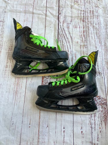 Junior Bauer Supreme TotalOne MX3 Hockey Skates Regular Width Size 5 (Used)