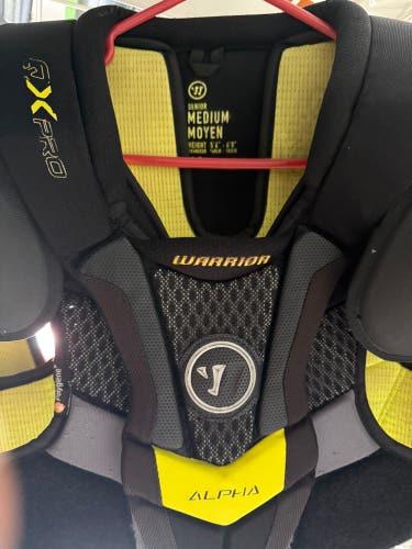 Medium Senior Warrior Alpha QX Pro Shoulder Pads (Used)
