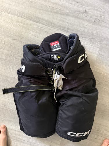 Men's Senior Medium CCM AS-V Pro Hockey Pants (Used)