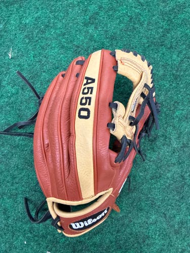 Brown Wilson A550 RH Infield Baseball Glove 11" (Used)
