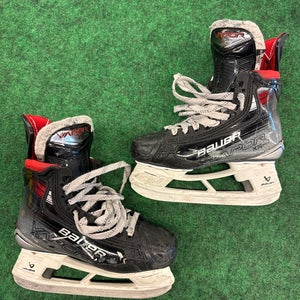 Junior Bauer Vapor X5 Pro Hockey Skates (Extra Wide) Size 3 (Used)