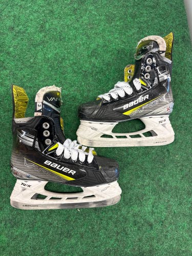 Junior Bauer Vapor X4 Hockey Skates (Regular) Size 3 (Used)