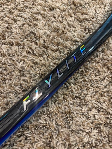 Bauer Vapor Flylite SR Grip LH Hockey Stick P28 77 Flex (New) (No Warranty) Black/Silver