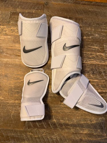 White Senior Nike (New)