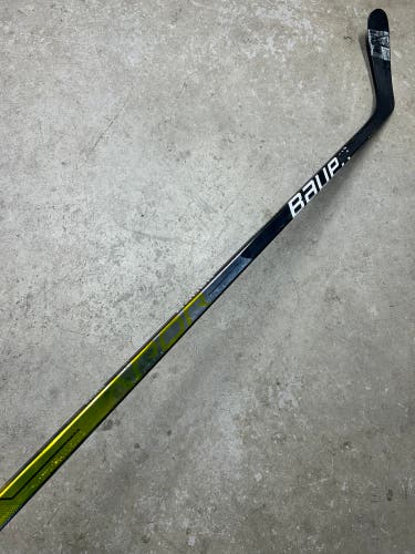 87 Flex P90TM Senior Bauer Vapor Hyperlite Left Hand Hockey Stick Pro Stock NHL (Used)