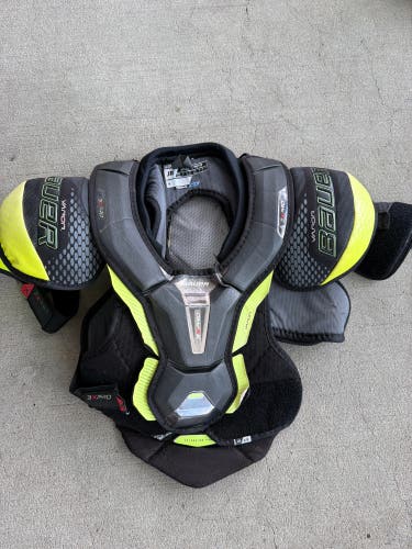 Small Junior Bauer Vapor 3X Pro Shoulder Pads (Used)