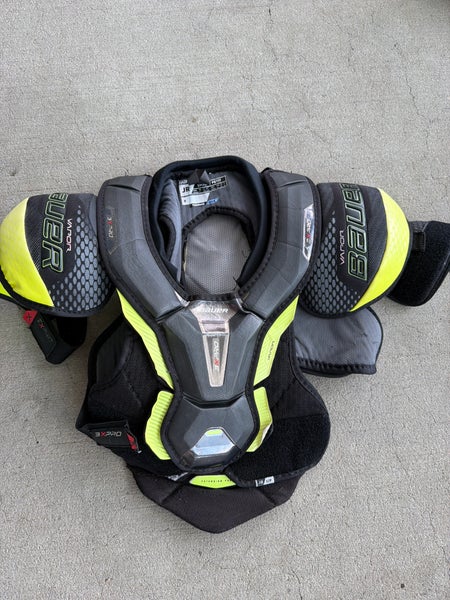 Small Junior Bauer Vapor 3X Pro Shoulder Pads (Used)
