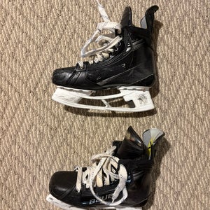Black 2023 Bauer Vapor Hyperlite 2 Hockey Skates Size 5.5 (Used)