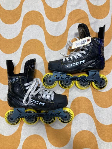 Senior CCM RH9350 Inline Skates Regular Width Size 5 (Used)