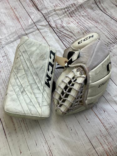 White Junior CCM Extreme Flex 5.5 Goalie Glove & Blocker Set Regular (Used)