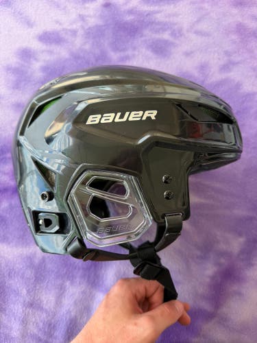 Black Medium/ Large Bauer Hyperlite Helmet (Used)
