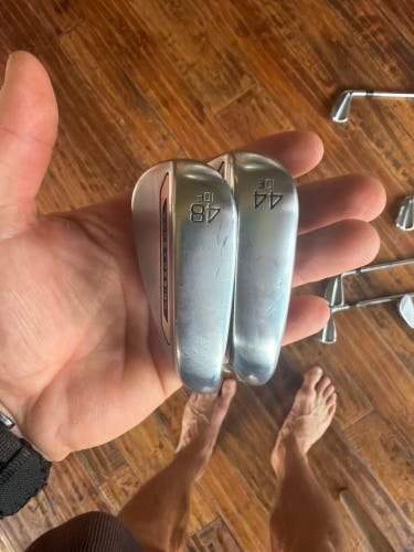 Men's 2026 Titleist Vokey Right Handed Wedge Extra Stiff Flex Loft 44 (Used)