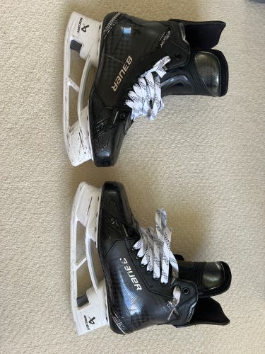 Black 2024 Bauer Supreme Shadow Hockey Skates Regular Width Pro Stock 8 (Used)