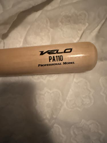 Rawlings Velo Maple Bat (-3) 34" (Used)