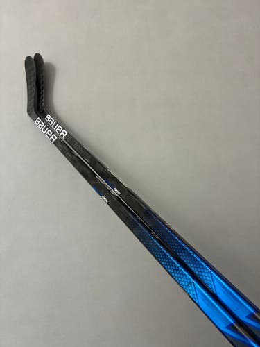 *2 Pack* of Used 55 Flex P28 Intermediate Bauer Nexus Geo Right Hand Hockey Sticks - Blue