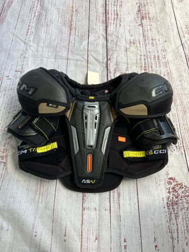 Large Junior CCM Tacks AS-V Shoulder Pads (Used)