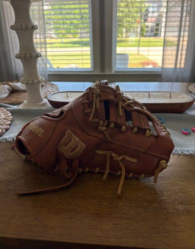 2025 Wilson A1000 RH First Base Baseball Glove 12.5" (Used)