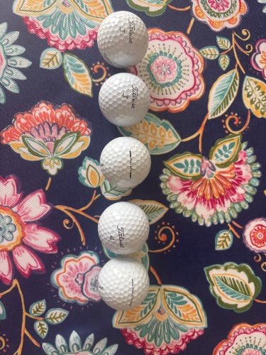 100 pack Titleist Pro V1 and Pro V1x Balls(All cleaned non scuffed)(picture shows quality of balls)
