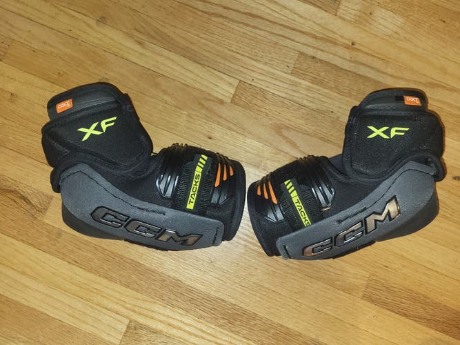 Senior CCM tacks XF elbow pads (used)