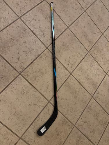 Junior Bauer Nexus Tracer Right Handed Hockey Stick P92 40 Flex (New)