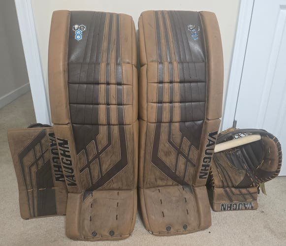 34" Vaughn Ve8 Pro Carbon Regular Goalie Full Set (Used)