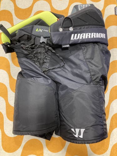Black Senior Large Warrior Alpha LX PRO Hockey Pants (Used)