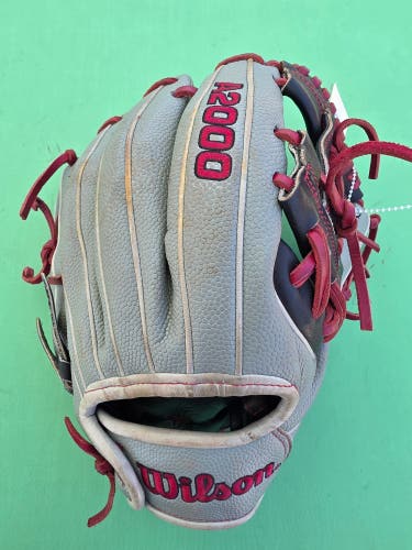 Gray Wilson A2000 DP15 RH Infield Baseball Glove 11.5"