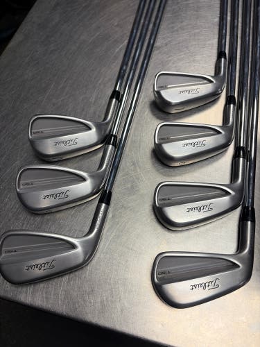 Men's 2025 Titleist Titleist 2025 T150 Iron Set Left Hand Iron Set Extra Stiff Flex (Used)