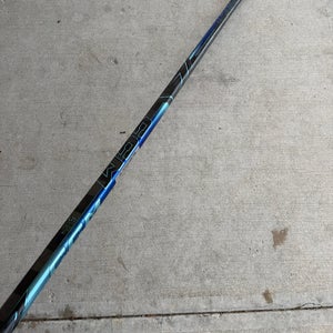 Senior CCM Vizion Hockey Stick Right Handed P28 70 Flex (Used)