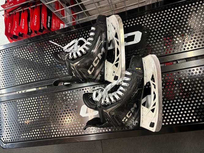 CCM Tacks XF Hockey Skates Size 5 (Used)