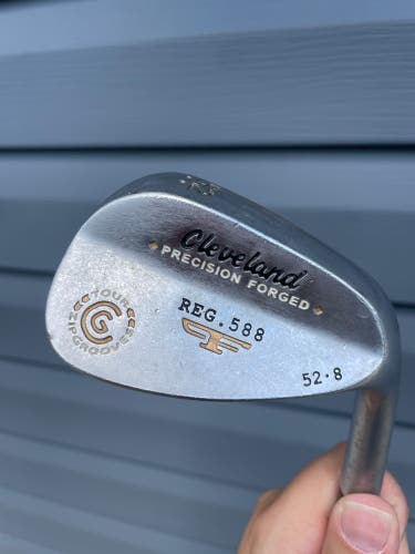 Men's Cleveland Reg 588 Right Handed Wedge Regular Flex 52 Degree Steel Shaft (Used)
