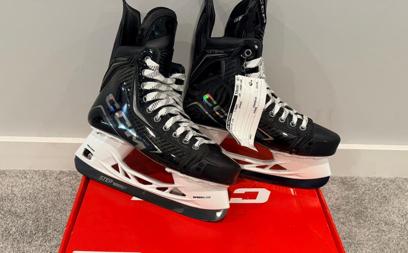 CCM JetSpeed FT8 Pro Hockey Skates Regular Width Pro Stock 7.5 (New) with steel