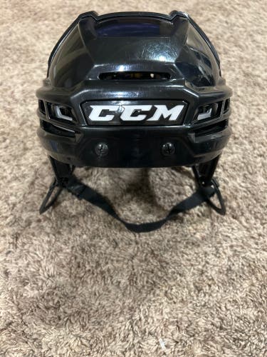 Medium CCM Tacks 910 Helmet (Used)