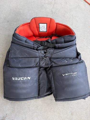 Black Senior Small Vaughn Ventus LT80 Hockey Goalie Pants (Used)