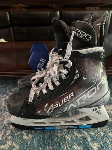 Bauer Vapor Hyperlite Skates Pro Stock sr 8 fit 1