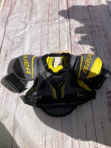 Small Junior Bauer Supreme S150 Shoulder Pads (Used)