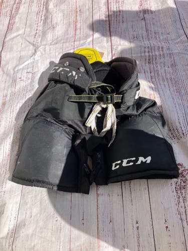 Black Junior XS CCM Tacks 9040 Hockey Pants (Used)