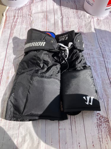 Black Senior Small Warrior Covert QRE 3 Hockey Pants (Used)
