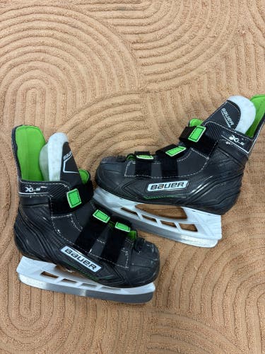 Youth Bauer XLS Hockey Skates Regular Width 10 (Used)