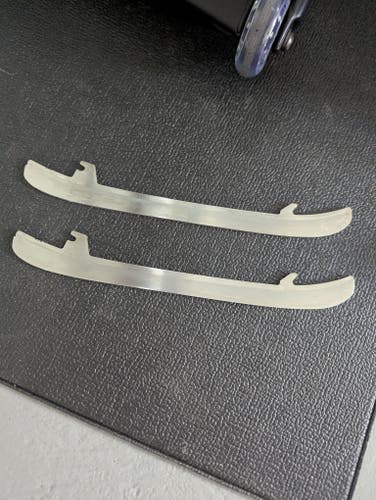 CCM Step Steel 247 mm replacement blades- fits ccm skate size 5