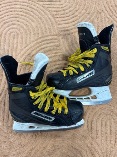 Junior Bauer Supreme Impact Hockey Skates Regular Width Size 1 (Used)