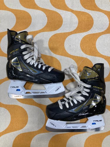 Junior True Catalyst 9 Hockey Skates Size 3 (Used)
