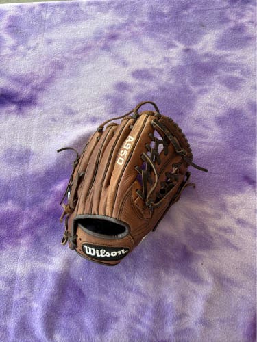 Brown Wilson A950 RH Outfield Baseball Glove 11.75" (Used)